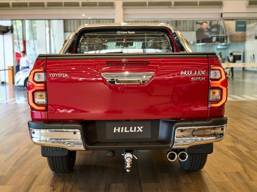 Foto do veículo TOYOTA HILUX 2.8 D-4D TURBO DIESEL CD SRX 4X4 AUTOMÁTICO 2026 0 KM 314.800,00