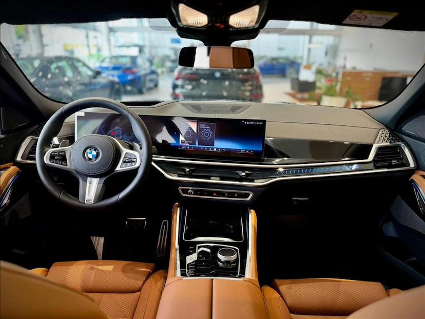 Foto do veículo BMW X6 3.0 TWINPOWER GASOLINA XDRIVE40I M SPORT AUTOMÁTICO 2026 0 KM 839.900,00