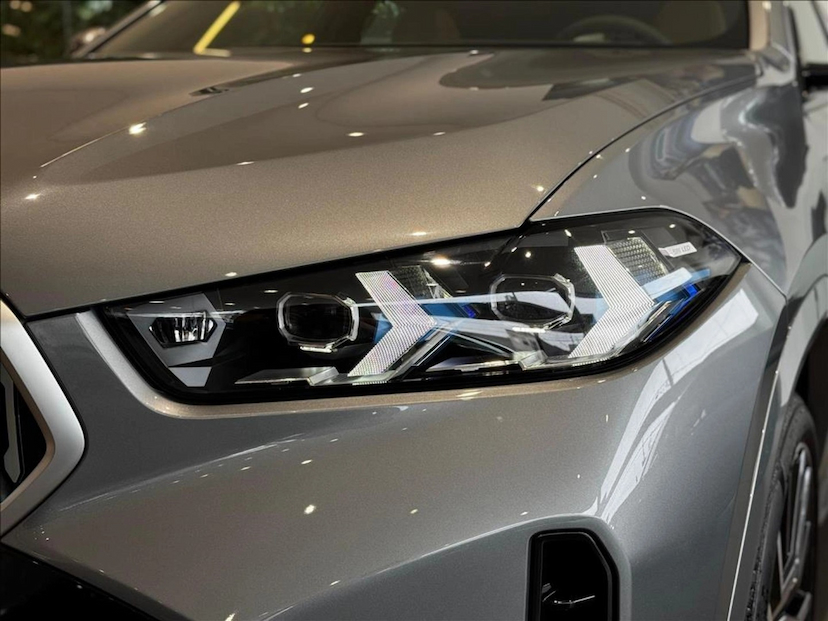 Foto do veículo BMW X6 3.0 TWINPOWER GASOLINA XDRIVE40I M SPORT AUTOMÁTICO 2026 0 KM 839.900,00