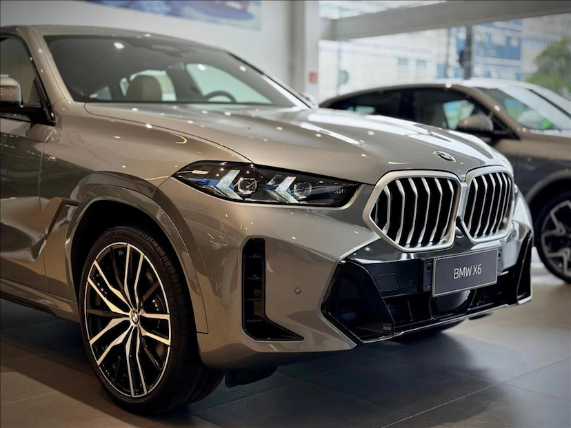 Foto do veículo BMW X6 3.0 TWINPOWER GASOLINA XDRIVE40I M SPORT AUTOMÁTICO 2026 0 KM 839.900,00
