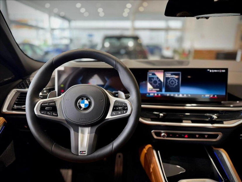 Foto do veículo BMW X6 3.0 TWINPOWER GASOLINA XDRIVE40I M SPORT AUTOMÁTICO 2026 0 KM 839.900,00
