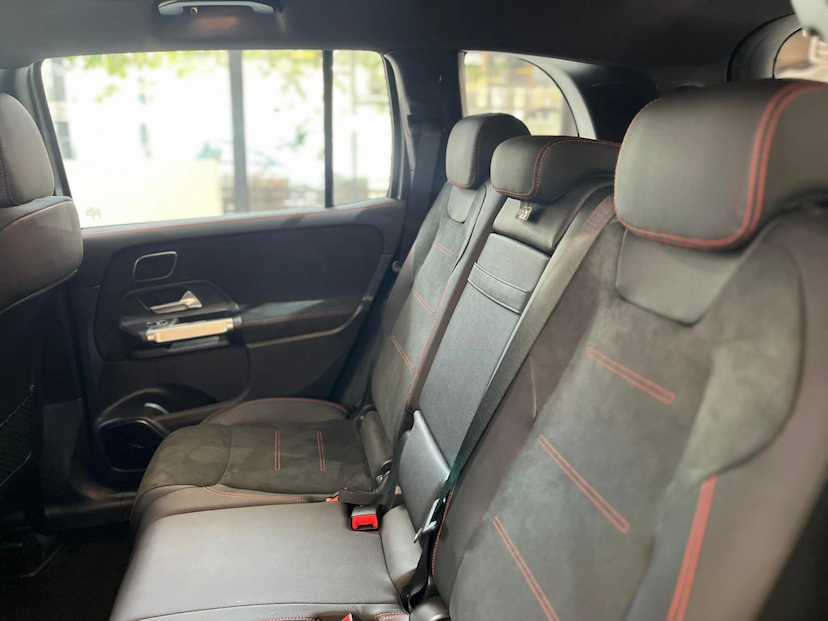 Foto do veículo MERCEDES-BENZ GLB 220 2.0 MHEV AMG LINE 4MATIC 8G-DCT 2025 0 KM 384.790,00
