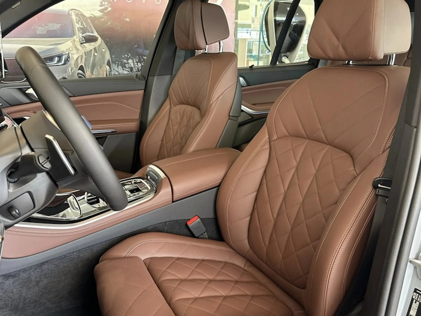 Foto do veículo BMW X5 3.0 I6 TURBO HÍBRIDO XDRIVE50E M SPORT AUTOMÁTICO 2026 0 KM 799.900,00