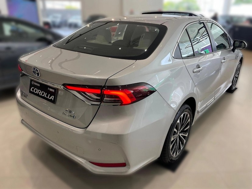 Foto do veículo TOYOTA COROLLA 1.8 VVT-I HYBRID FLEX ALTIS PREMIUM CVT 2026 0 KM 195.490,00