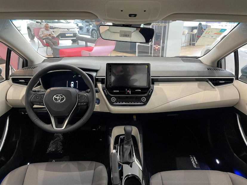 Foto do veículo TOYOTA COROLLA 1.8 VVT-I HYBRID FLEX ALTIS PREMIUM CVT 2026 0 KM 195.490,00