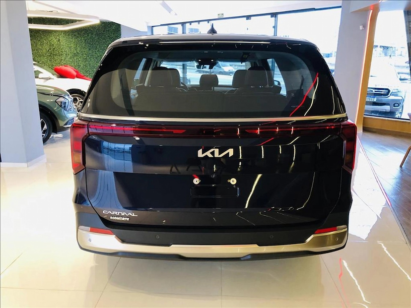 Foto do veículo KIA CARNIVAL 3.5 V6 GASOLINA EX AUTOMATICO 2025 0 KM 659.790,00