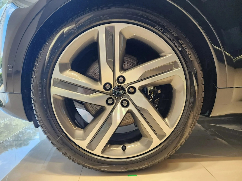 Foto do veículo LAND ROVER DISCOVERY 3.0 D350 TURBO DIESEL MHEV METROPOLITAN EDITION AUTOMÁTICO 2025 0 KM 774.777,00