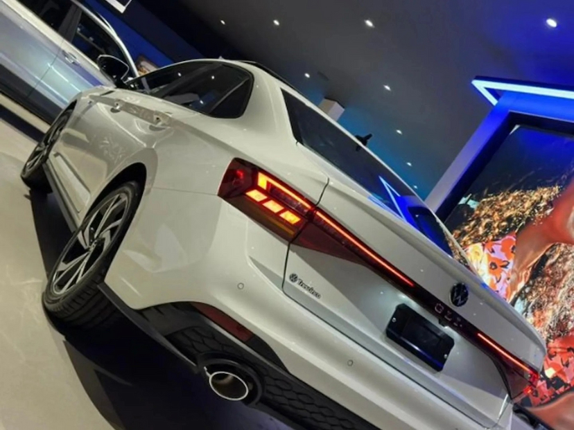 Foto do veículo VOLKSWAGEN JETTA 2.0 350 TSI GASOLINA GLI DSG 2026 0 KM 238.600,00