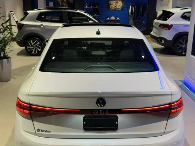 Foto do veículo VOLKSWAGEN JETTA 2.0 350 TSI GASOLINA GLI DSG 2026 0 KM 238.600,00