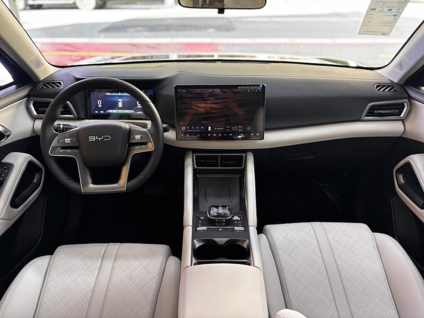 Foto do veículo BYD YUAN PRO 45,1 KW ELÉTRICO 2026 0 KM 179.900,00