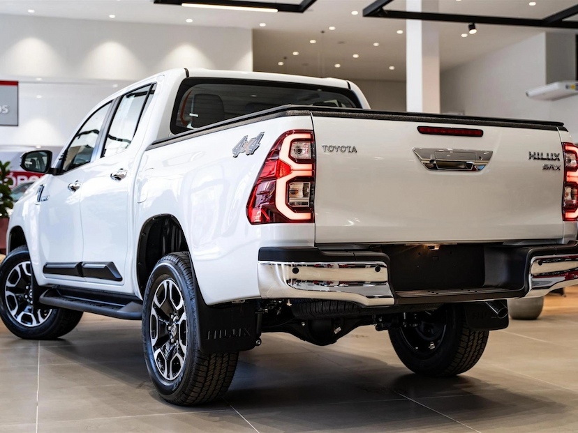 Foto do veículo TOYOTA HILUX 2.8 D-4D TURBO DIESEL CD SRX 4X4 AUTOMÁTICO 2026 0 KM 314.800,00