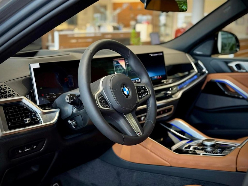 Foto do veículo BMW X6 3.0 TWINPOWER GASOLINA XDRIVE40I M SPORT AUTOMÁTICO 2026 0 KM 839.900,00