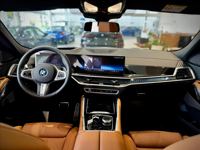 Foto do veículo BMW X6 3.0 TWINPOWER GASOLINA XDRIVE40I M SPORT AUTOMÁTICO 2026 0 KM 839.900,00
