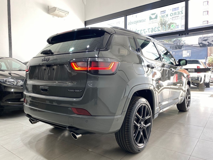 Foto do veículo JEEP COMPASS 2.0 HURRICANE 4 TURBO GASOLINA BLACKHAWK AT9 2025 0 KM 241.900,00