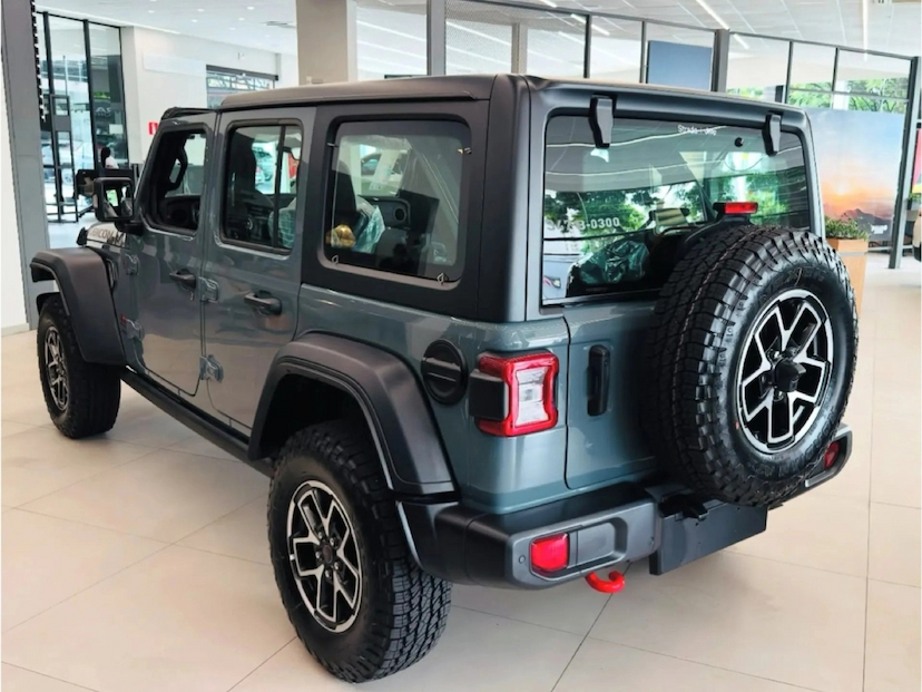 Foto do veículo JEEP WRANGLER 2.0 TURBO GASOLINA RUBICON 4P 4X4 AT8 2025 0 KM 488.777,00