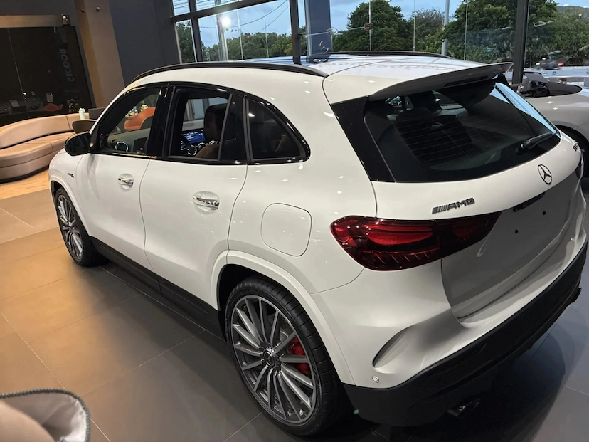 Foto do veículo MERCEDES-BENZ GLA 35 AMG 2.0 MHEV 4MATIC SPEEDSHIFT 2026 0 KM 535.890,00