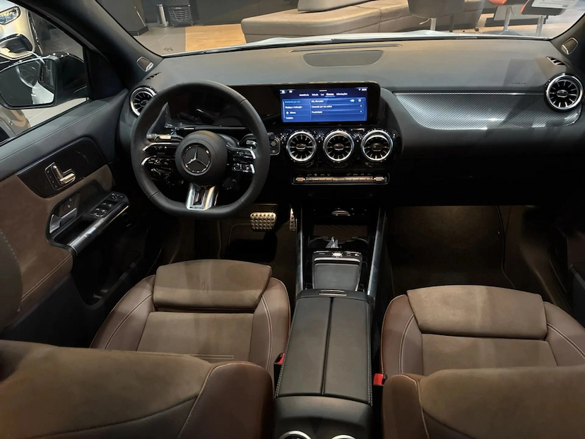 Foto do veículo MERCEDES-BENZ GLA 35 AMG 2.0 MHEV 4MATIC SPEEDSHIFT 2026 0 KM 535.890,00