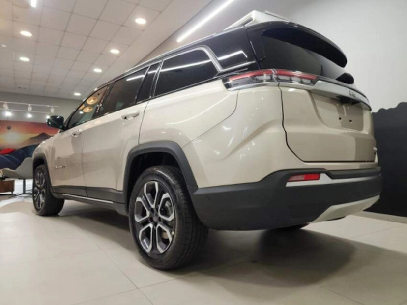 Foto do veículo JEEP COMMANDER 1.3 T270 TURBO FLEX LIMITED AT6 2026 0 KM 222.777,00