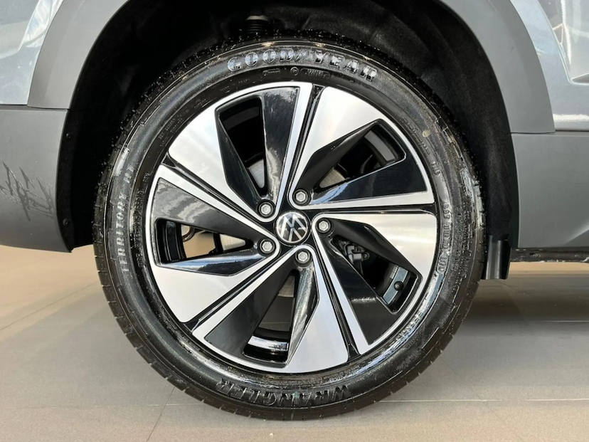 Foto do veículo VOLKSWAGEN TAOS 1.4 250 TSI TOTAL FLEX COMFORTLINE AUTOMÁTICO 2026 0 KM 182.777,00