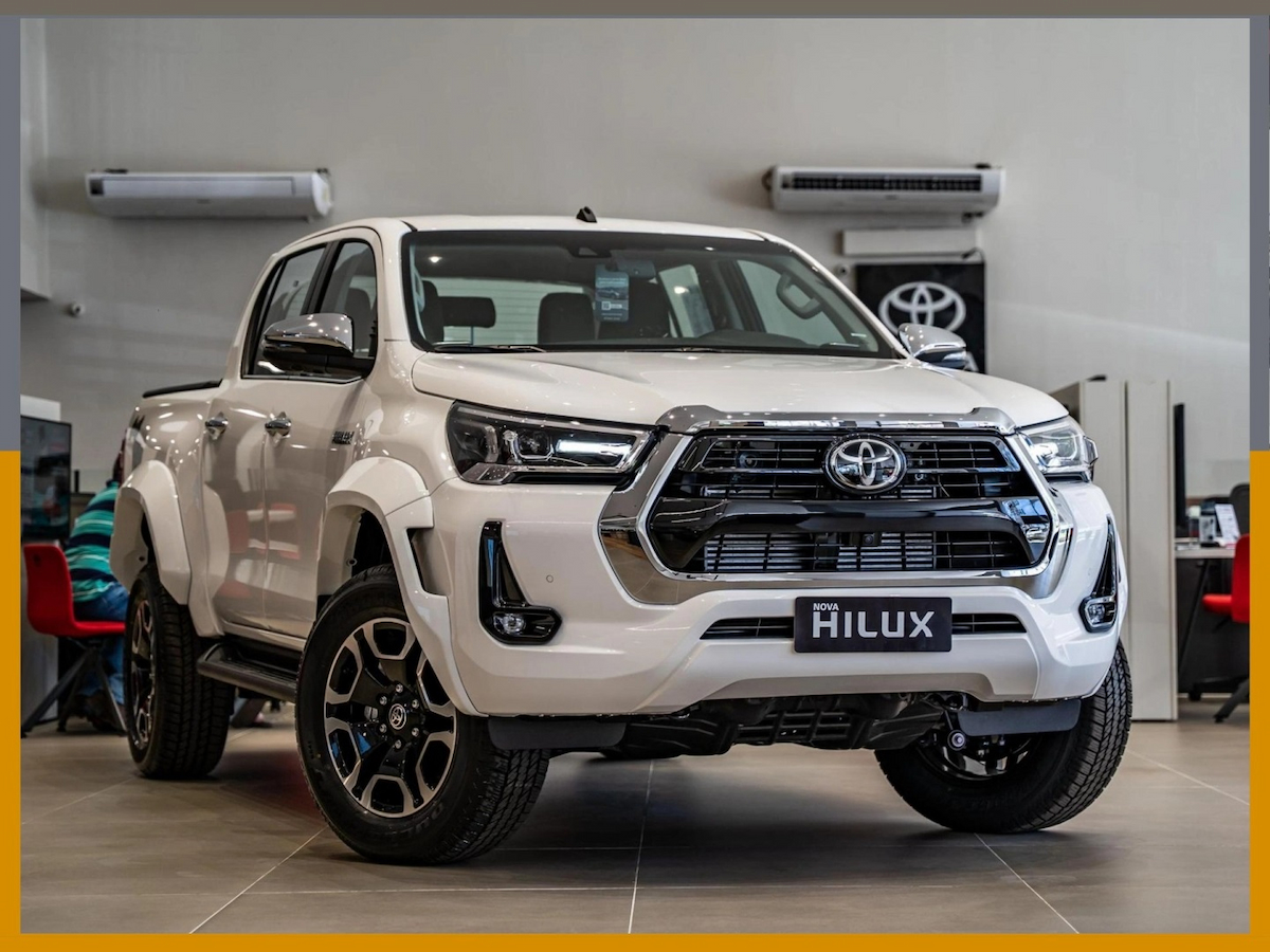 Foto do veículo TOYOTA HILUX 2.8 D-4D TURBO DIESEL CD SRX PLUS 4X4 AUTOMÁTICO 2026/2026 0 KM R$ 327.800,00