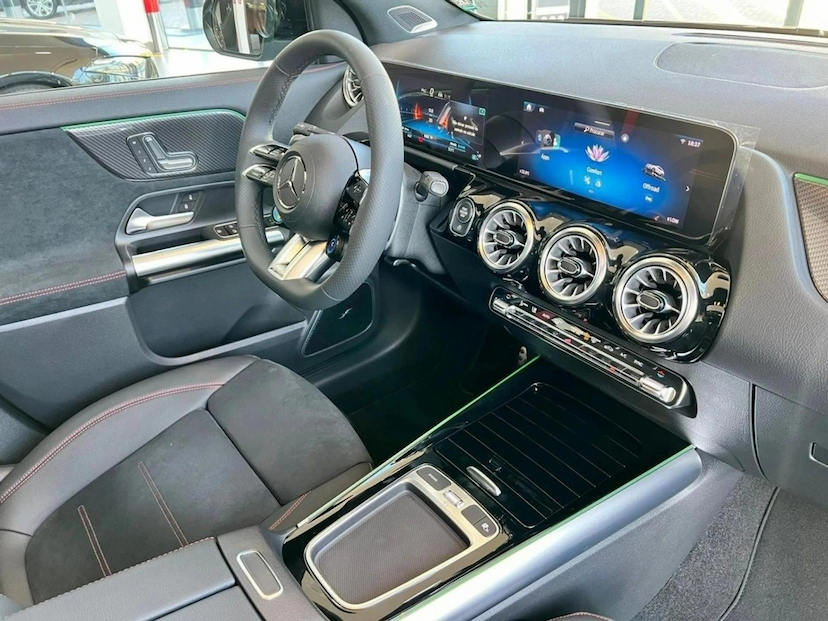 Foto do veículo MERCEDES-BENZ GLA 35 AMG 2.0 MHEV 4MATIC SPEEDSHIFT 2025 0 KM 519.900,00