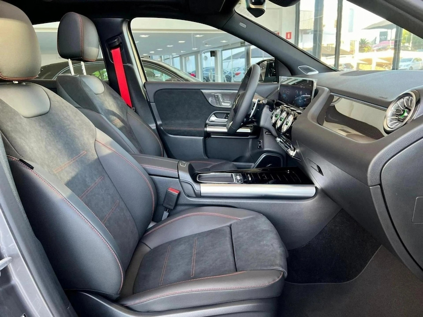 Foto do veículo MERCEDES-BENZ GLA 35 AMG 2.0 MHEV 4MATIC SPEEDSHIFT 2025 0 KM 519.900,00
