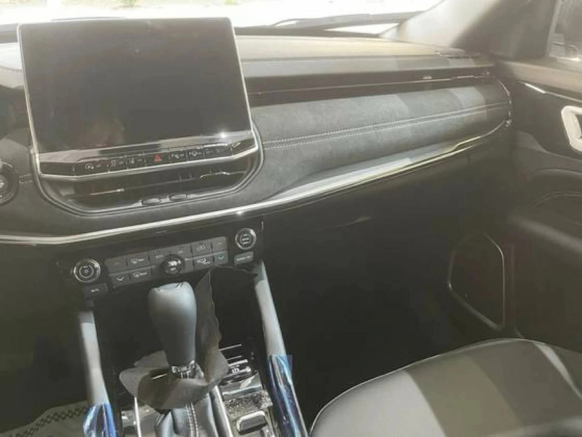 Foto do veículo JEEP COMMANDER 2.0 HURRICANE 4 TURBO GASOLINA BLACKHAWK AT9 2026 0 KM 290.777,00