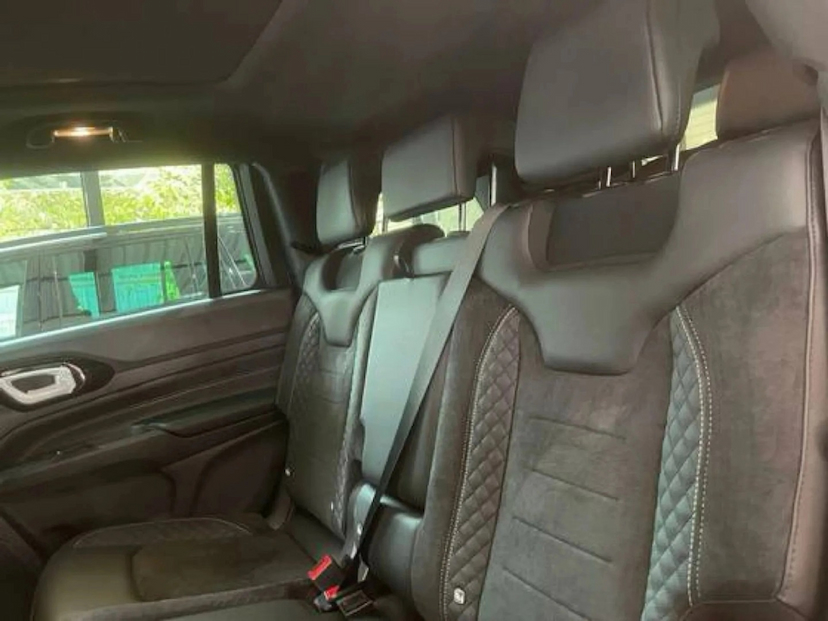 Foto do veículo JEEP COMMANDER 2.0 HURRICANE 4 TURBO GASOLINA BLACKHAWK AT9 2026 0 KM 290.777,00
