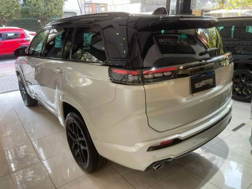 Foto do veículo JEEP COMMANDER 2.0 HURRICANE 4 TURBO GASOLINA BLACKHAWK AT9 2026 0 KM 290.777,00