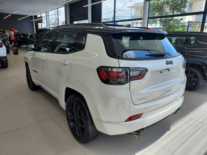 Foto do veículo JEEP COMPASS 2.0 HURRICANE TURBO FLEX BLACKHAWK AT9 2026 0 KM 276.900,00