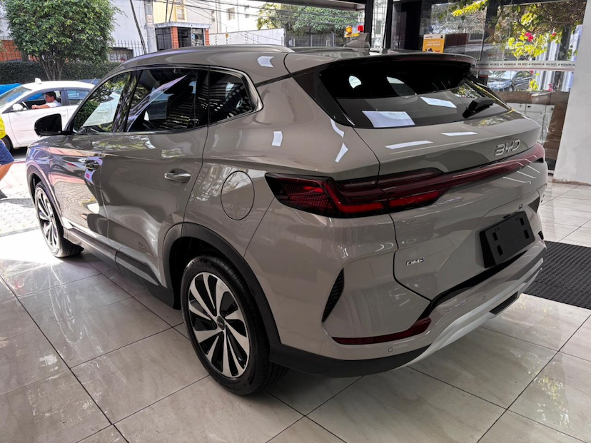 Foto do veículo BYD SONG PLUS 1.5 DM-I TURBO HÍBRIDO AUTOMÁTICO 2027 0 KM 224.900,00