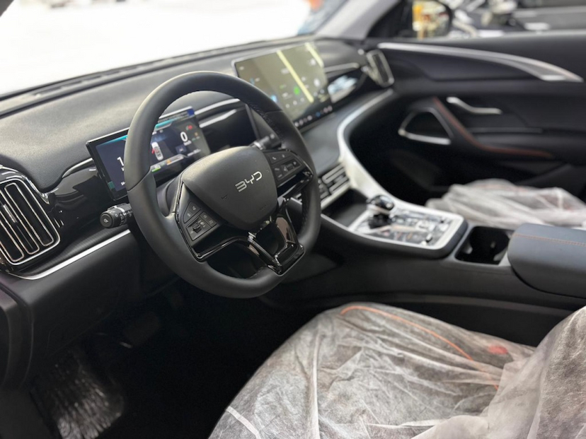 Foto do veículo BYD SONG PRO 1.5 DM-I HÍBRIDO GS AUTOMÁTICO 2027 0 KM 184.880,00