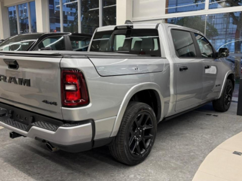 Foto do veículo RAM 1500 3.0 HURRICANE 6 BITURBO GASOLINA LARAMIE NIGHT EDITION CD 4X4 AUTOMÁTICO 2025 0 KM 564.800,00