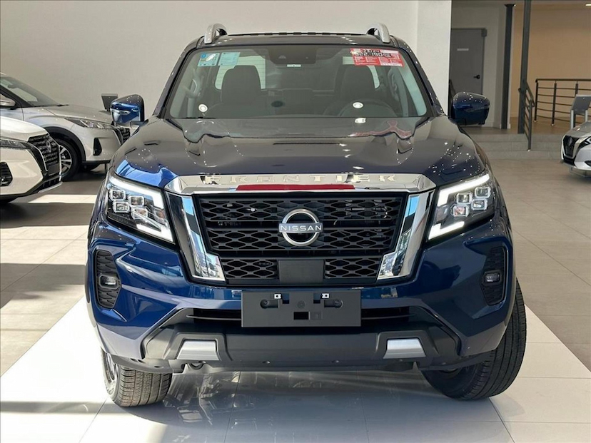 Foto do veículo NISSAN FRONTIER 2.3 16V TURBO DIESEL PLATINUM CD 4X4 AUTOMÁTICO 2026 0 KM 258.777,00