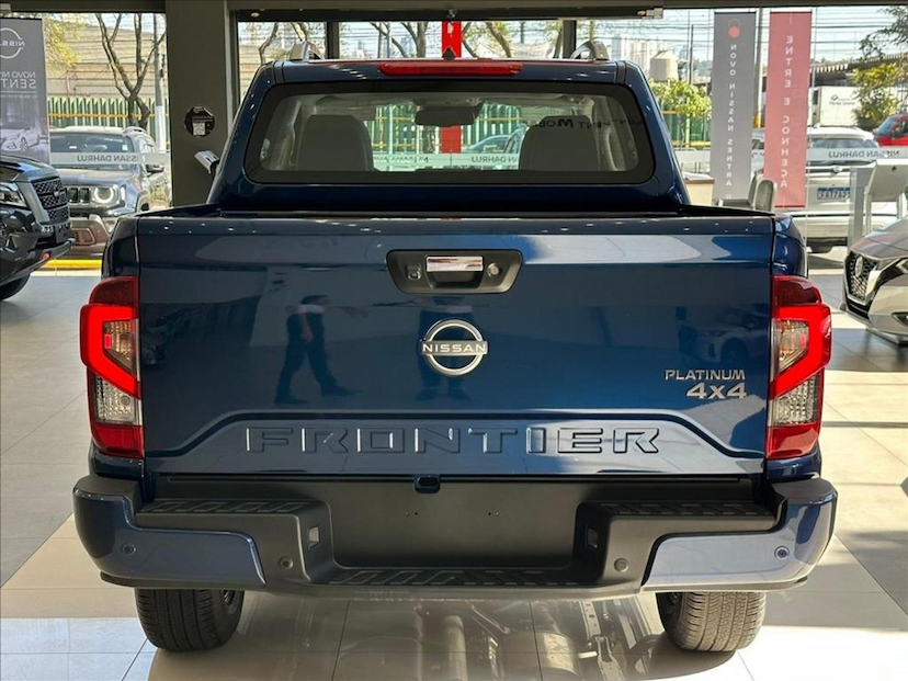 Foto do veículo NISSAN FRONTIER 2.3 16V TURBO DIESEL PLATINUM CD 4X4 AUTOMÁTICO 2026 0 KM 258.777,00