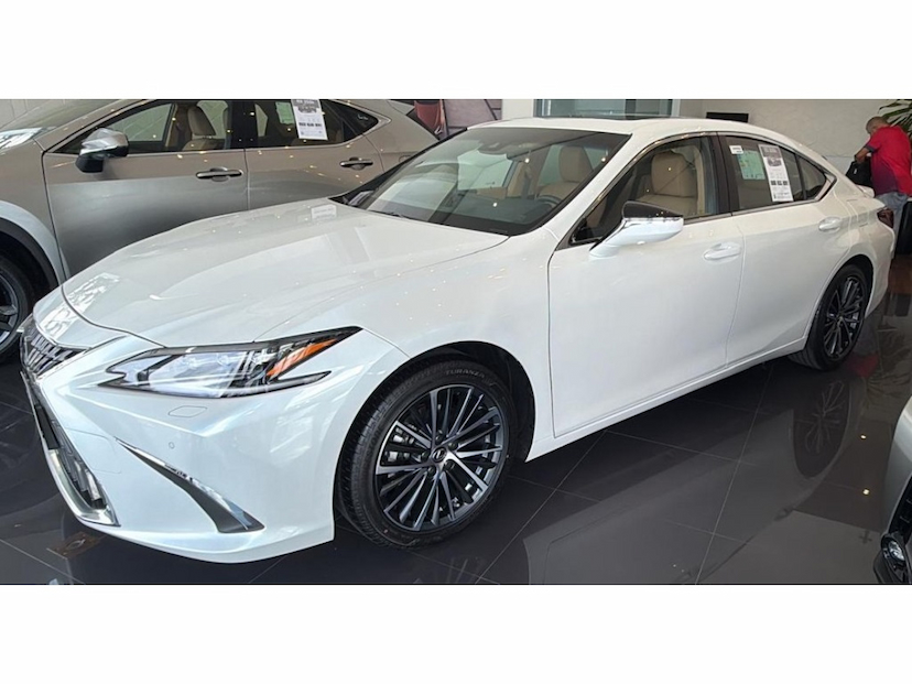Foto do veículo LEXUS ES 300H 2.5 16V HÍBRIDO LUXURY CVT 2025 0 KM 339.777,00