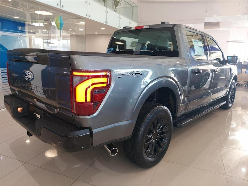 Foto do veículo FORD F-150 5.0 V8 GASOLINA CD LARIAT BLACK FX4 AUTOMÁTICO 2025 0 KM 531.800,00