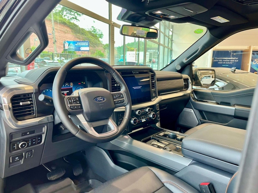 Foto do veículo FORD F-150 5.0 V8 GASOLINA CD LARIAT FX4 AUTOMÁTICO 2025 0 KM 530.800,00
