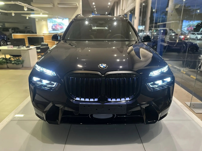 Foto do veículo BMW X7 3.0 TWINPOWER GASOLINA XDRIVE40I M SPORT STEPTRONIC 2026 0 KM 990.000,00