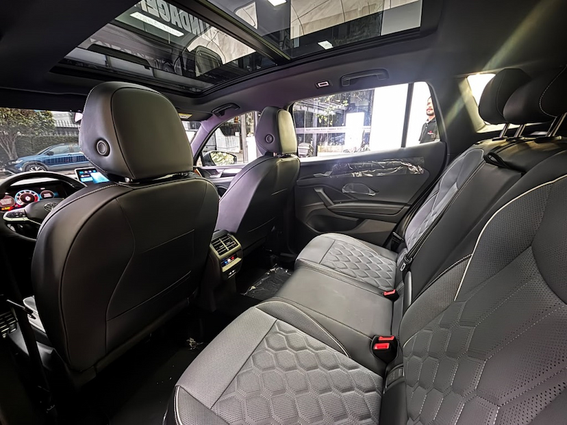 Foto do veículo VOLKSWAGEN TIGUAN 2.0 350 TSI GASOLINA R-LINE 4MOTION AUTOMÁTICO 2026 0 KM 312.900,00