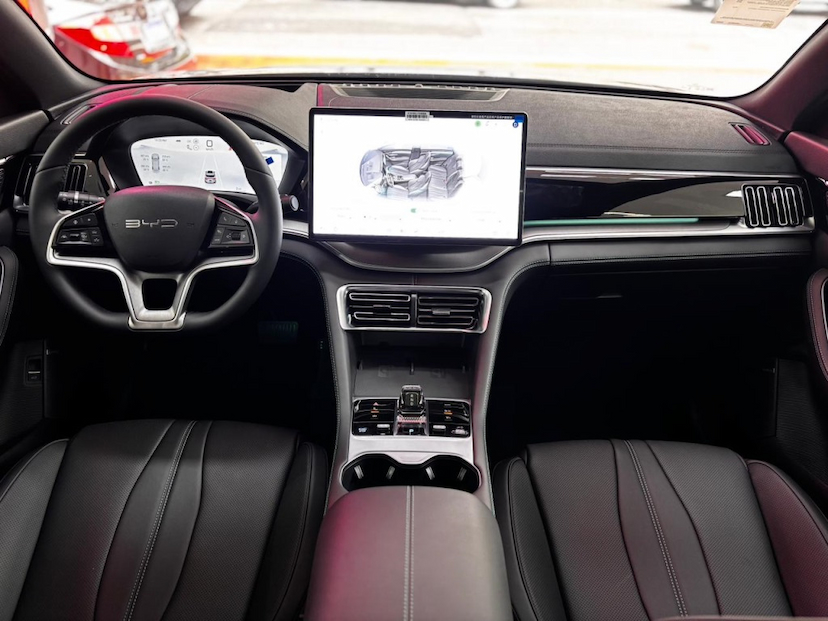 Foto do veículo BYD SONG PLUS 1.5 DM-I TURBO HÍBRIDO AUTOMÁTICO 2027 0 KM 319.990,00