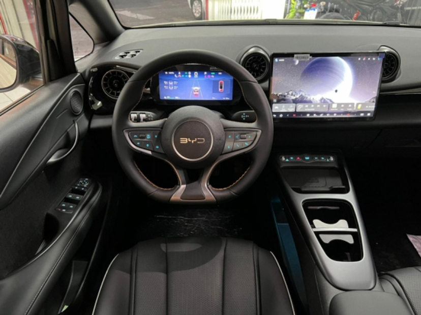 Foto do veículo BYD DOLPHIN 45,1 KW ELÉTRICO SE 2027 0 KM 163.880,00