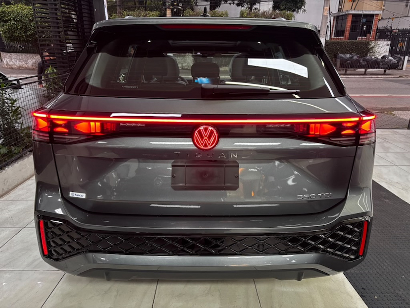 Foto do veículo VOLKSWAGEN TIGUAN 2.0 350 TSI GASOLINA R-LINE 4MOTION AUTOMÁTICO 2026 0 KM 409.900,00