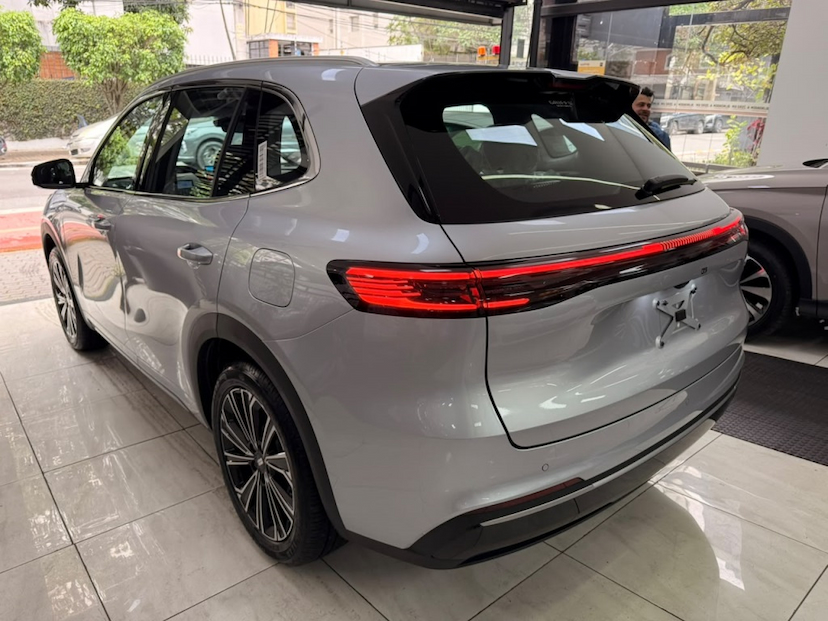 Foto do veículo GEELY EX5 EM-I 1.5 PHEV ULTRA E-DHT 2026 0 KM 222.900,00