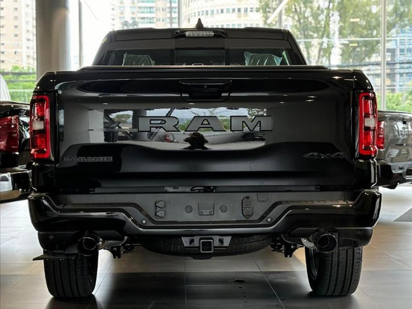 Foto do veículo RAM 1500 3.0 HURRICANE 6 BITURBO GASOLINA LARAMIE CD 4X4 AUTOMÁTICO 2025 0 KM 565.900,00