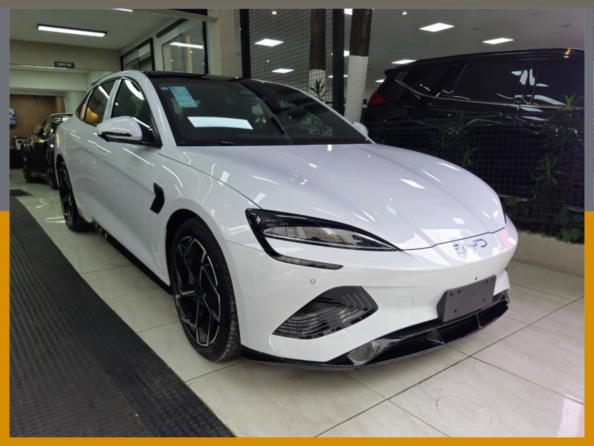Foto do veículo BYD SEAL 82,5 KW ELÉTRICO AWD 2026/2027 0 KM R$ 273.880,00