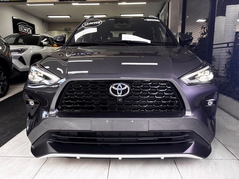 Foto do veículo TOYOTA YARIS CROSS 1.5 VVT-I HYBRID FLEX XRX CVT 2026 0 KM 268.554,00