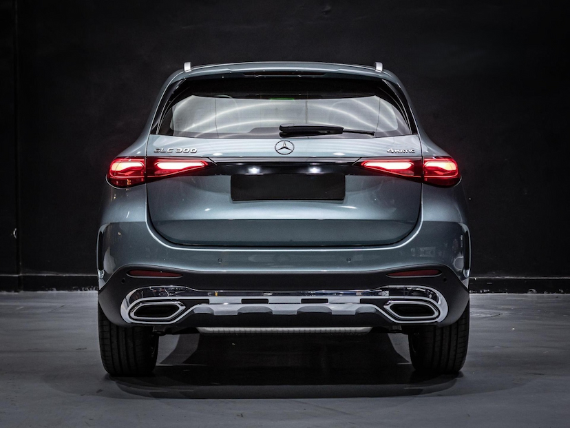 Foto do veículo MERCEDES-BENZ GLC 300 2.0 MHEV AMG LINE 4MATIC 9G-TRONIC 2026 0 KM 495.800,00