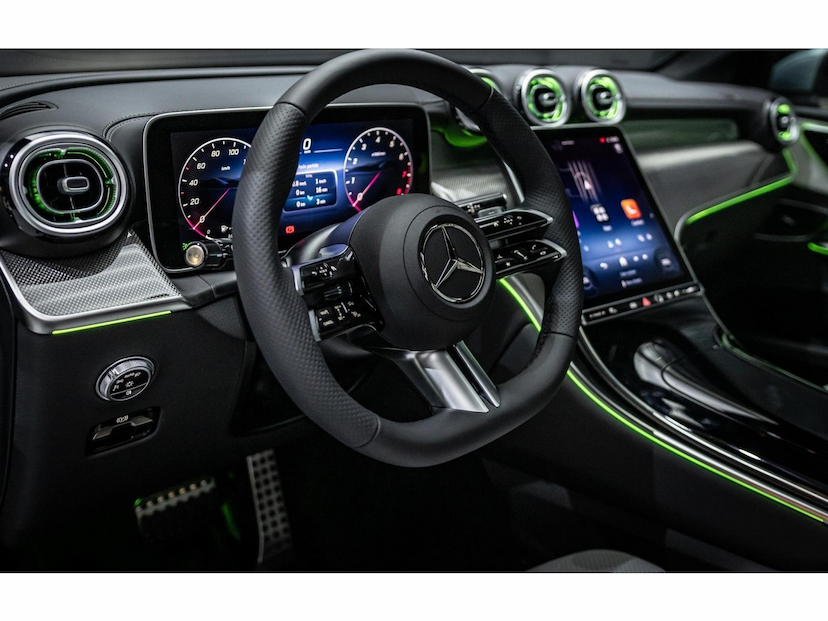 Foto do veículo MERCEDES-BENZ GLC 300 2.0 MHEV AMG LINE 4MATIC 9G-TRONIC 2026 0 KM 495.800,00