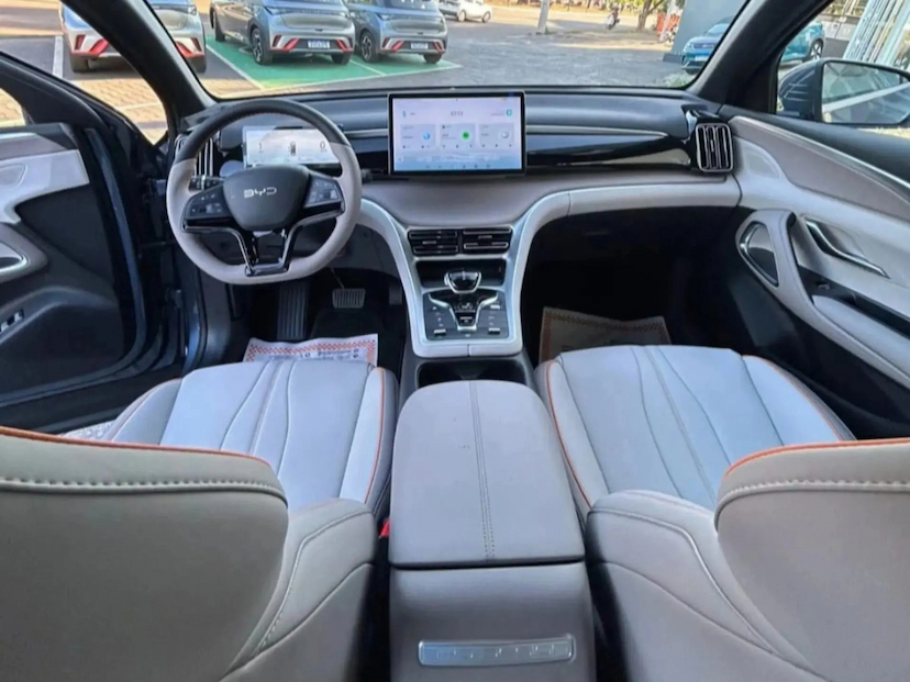 Foto do veículo BYD SONG PRO 1.5 DM-I FLEX PHEV GL AUTOMÁTICO 2027 0 KM 183.900,00